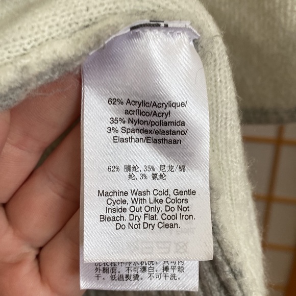 Like-new DKNY wrap sweater - Picture 8 of 8